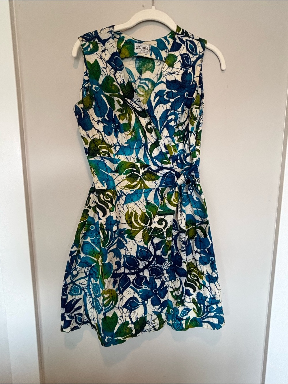 Vintage Hawaiian Sleeveless Floral Wrap Mini Dress in Blue & Green